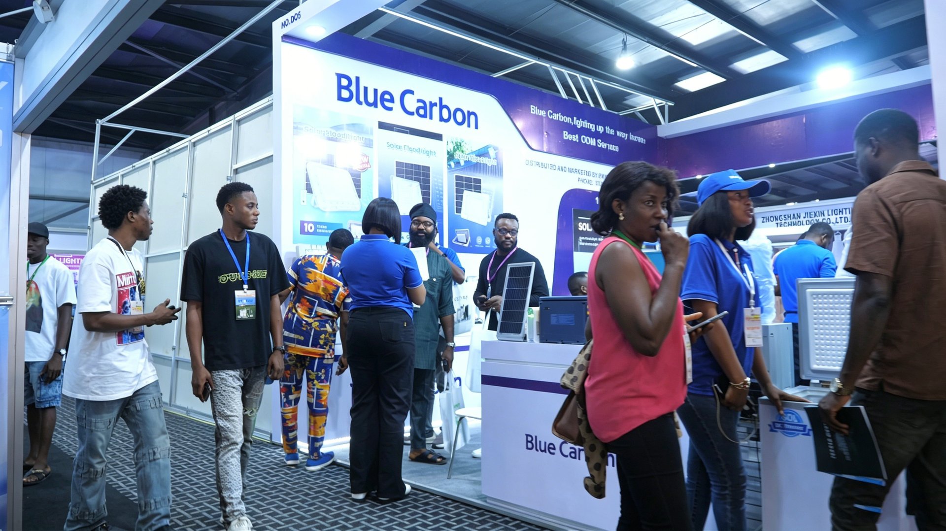 尼日利亚照明展Blue Carbon展位，展示太阳能投光灯及户外照明解决方案